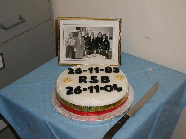 Cake cutting EASTON 003